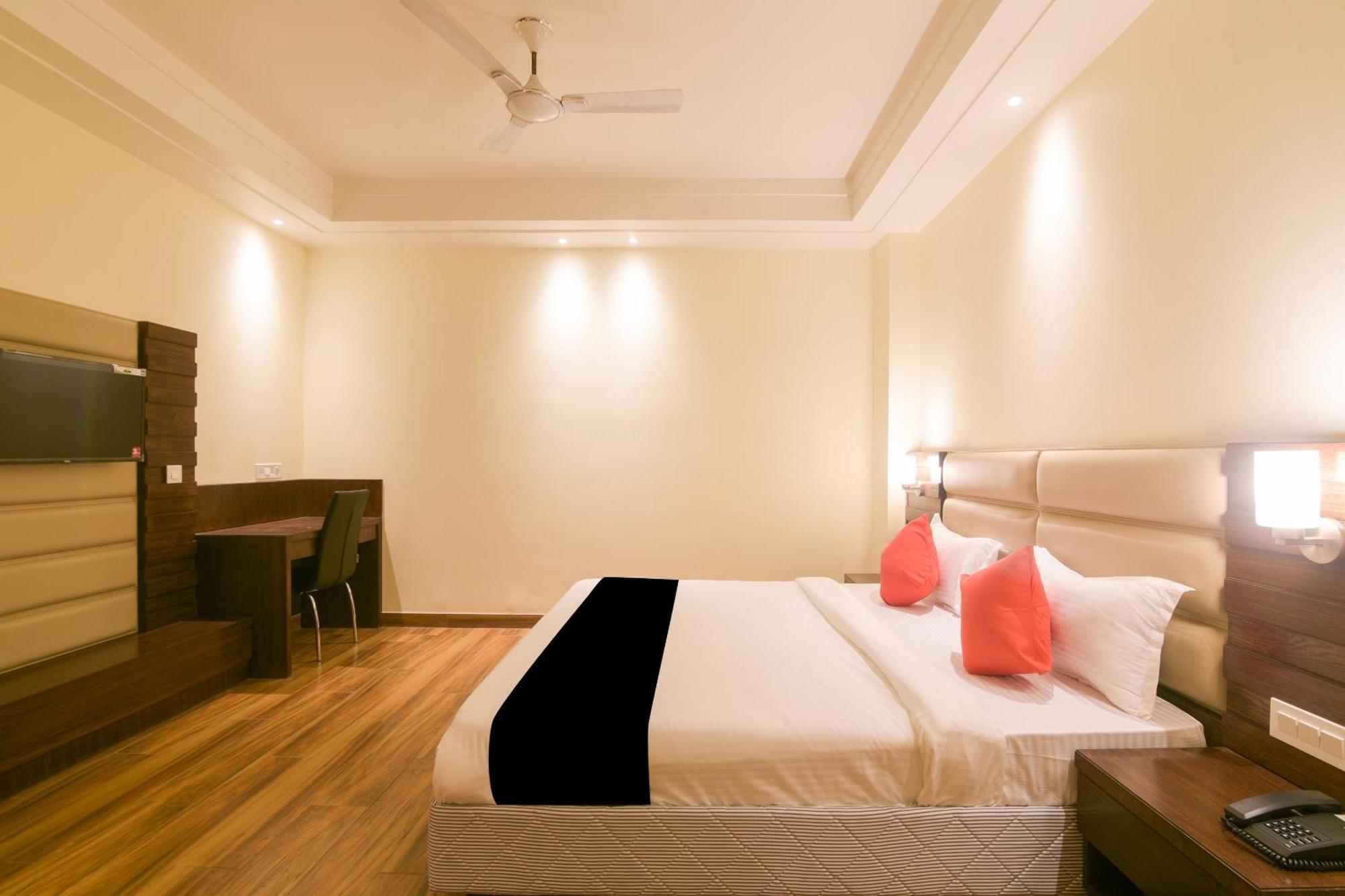 Hotel Super Collection O Starlight Kanpur Zewnętrze zdjęcie