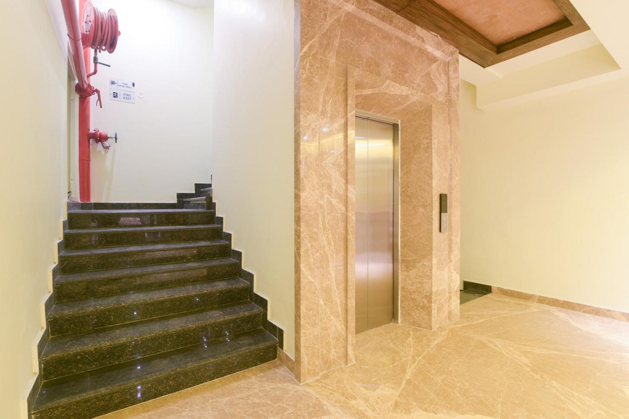 Hotel Super Collection O Starlight Kanpur Zewnętrze zdjęcie